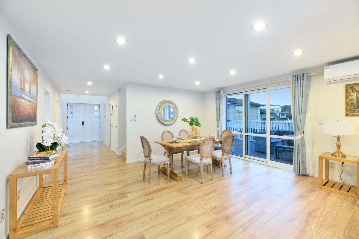 4 San Casello Rise, Henderson, Auckland - Carousel 2