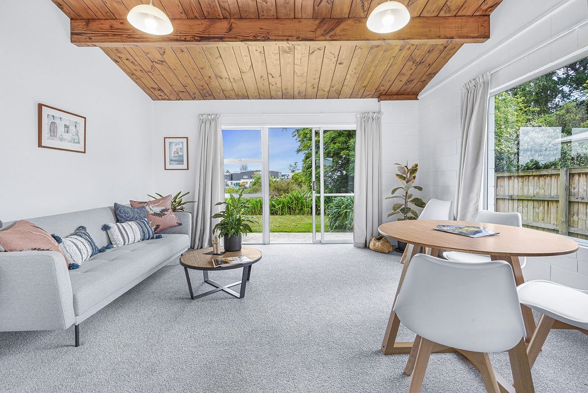 2/91 Rimu Street, Maeroa, Hamilton - Carousel 1