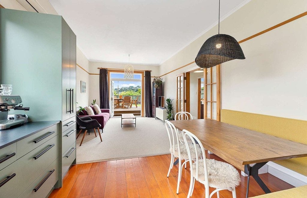 3 Hawtrey Terrace, Johnsonville, Wellington - Carousel 1