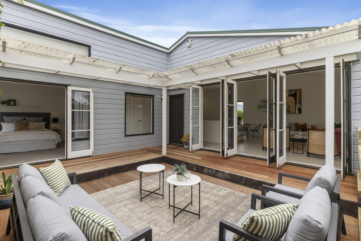 2/114 Landscape Road, Mount Eden, Auckland - Carousel 1