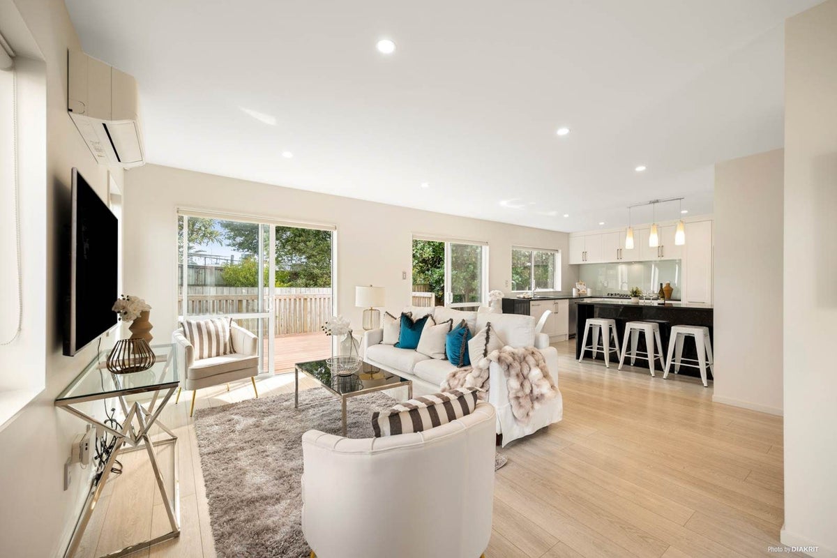 2/12 Tonar Street, Northcote, Auckland - Carousel 2