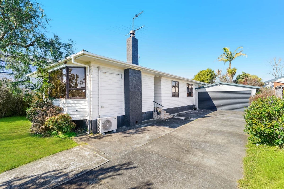 54 Tiraumea Drive, Pakuranga, Auckland - Carousel 2