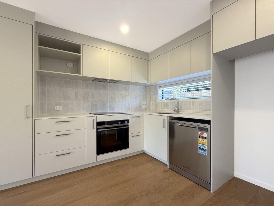 46 Taikata Road, Te Atatu Peninsula, Auckland - Carousel 2