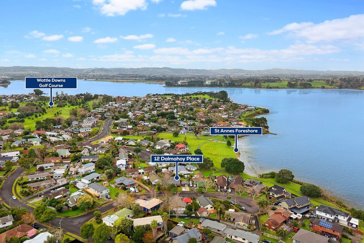 12 Dalmahoy Place, Wattle Downs, Auckland - Carousel 2