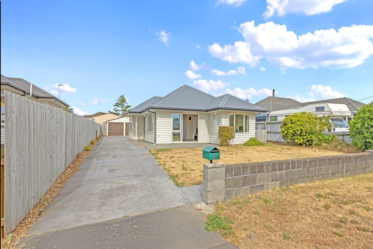 15 Cuffs Road, Wainoni, Christchurch - Carousel 1