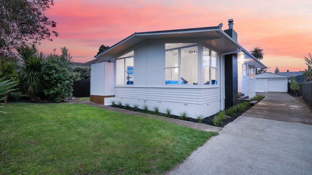 12 Kenley Place, Avondale, Auckland - Carousel 1