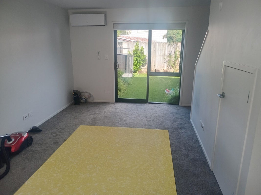 7/3 Milne Crescent, Taita, Lower Hutt - Carousel 2