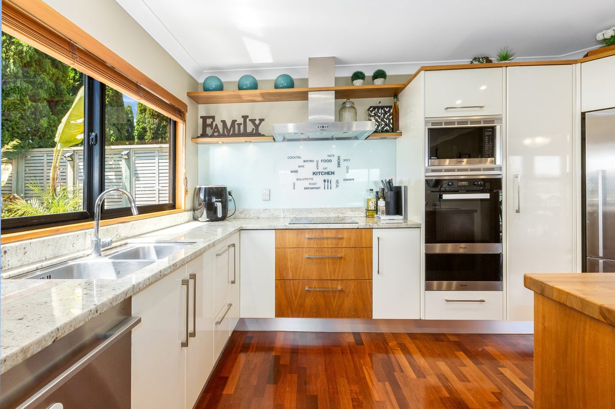 15 The Layline, Whitby, Porirua - Carousel 2