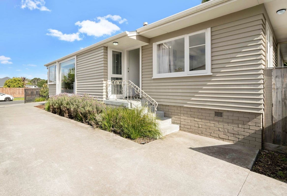 20A Cleland Crescent, Blockhouse Bay, Auckland - Carousel 2
