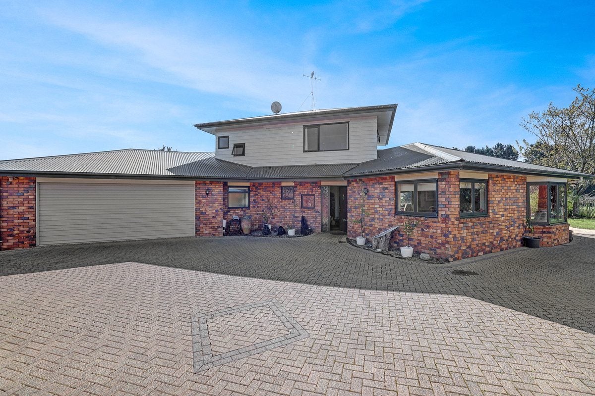408 Greenhill Drive, Te Awamutu, Te Awamutu - Carousel 1