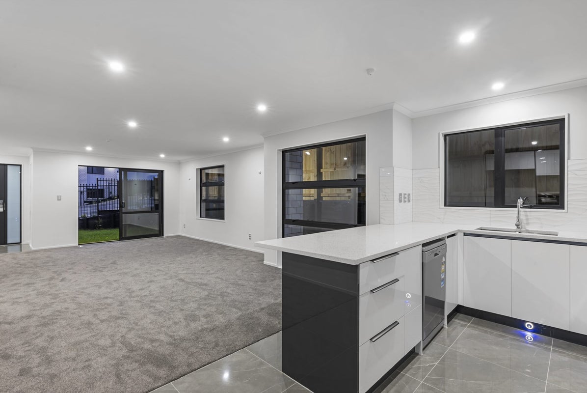 29 Dreadon Road, Manurewa, Auckland - Carousel 2