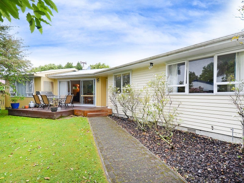 3 Riverlea Way, Totara Park, Upper Hutt - Carousel 1