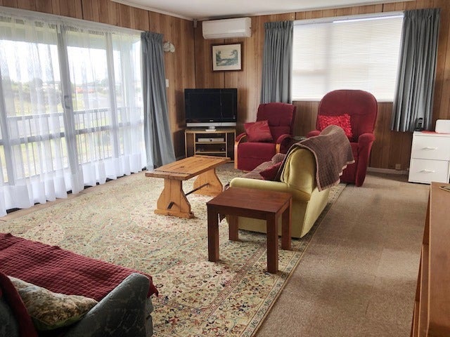 16 Takitimu Street, Waitarere Beach, Levin - Carousel 2