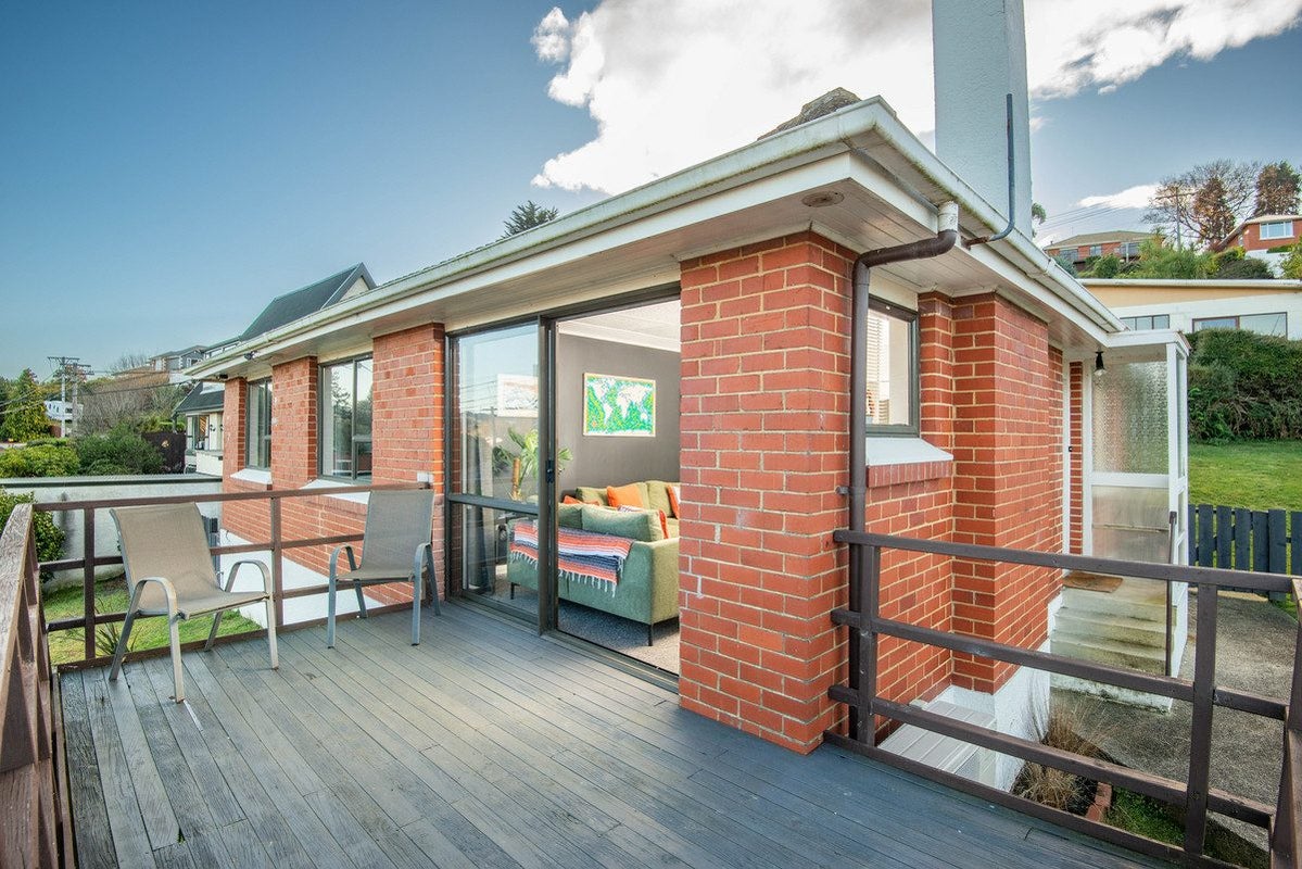17 Waldron Crescent, Green Island, Dunedin - Carousel 1