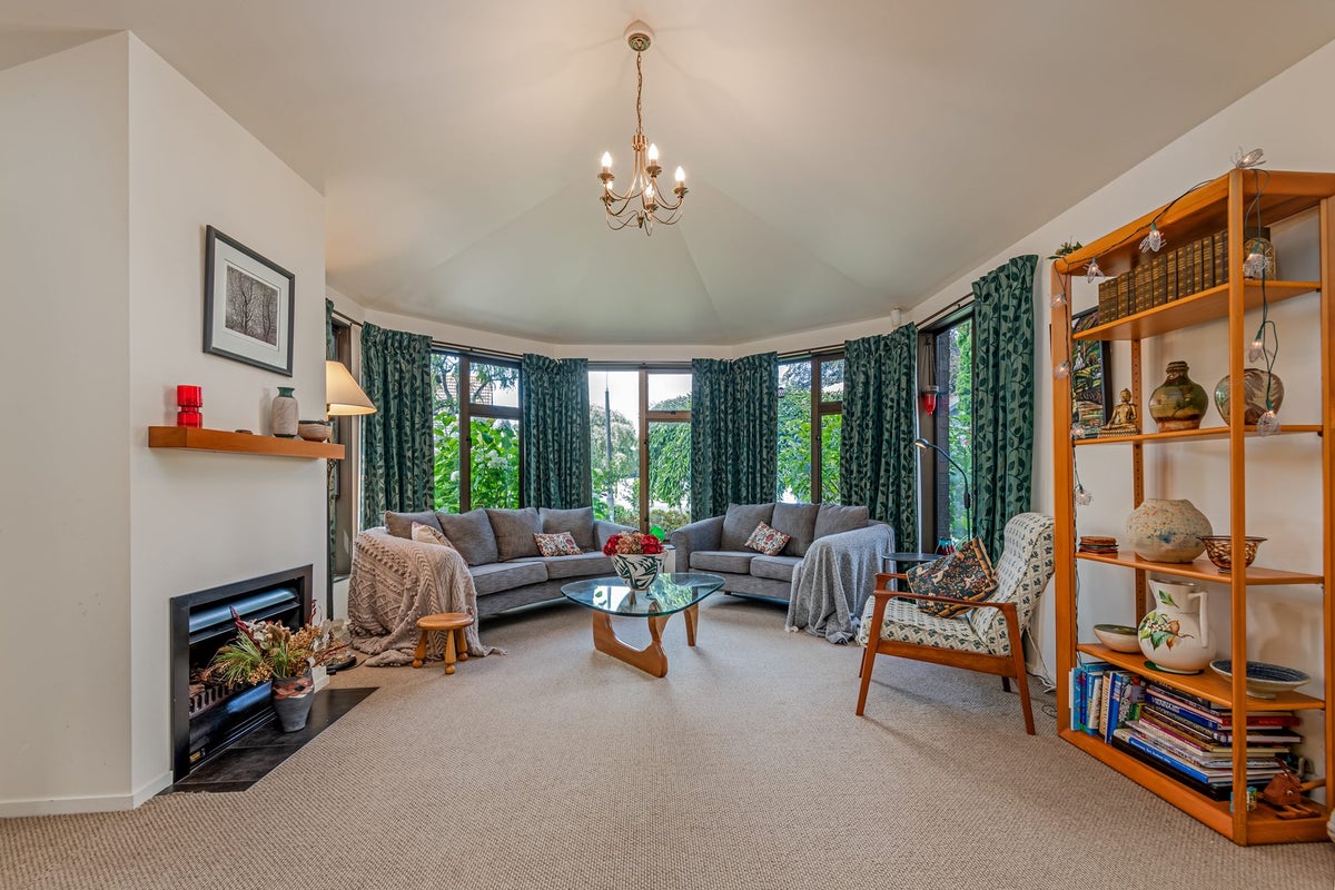 5 Ranara Court, West End, Palmerston North - Carousel 2