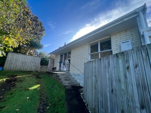 25A Millers Road, Brookfield, Tauranga - Carousel 1