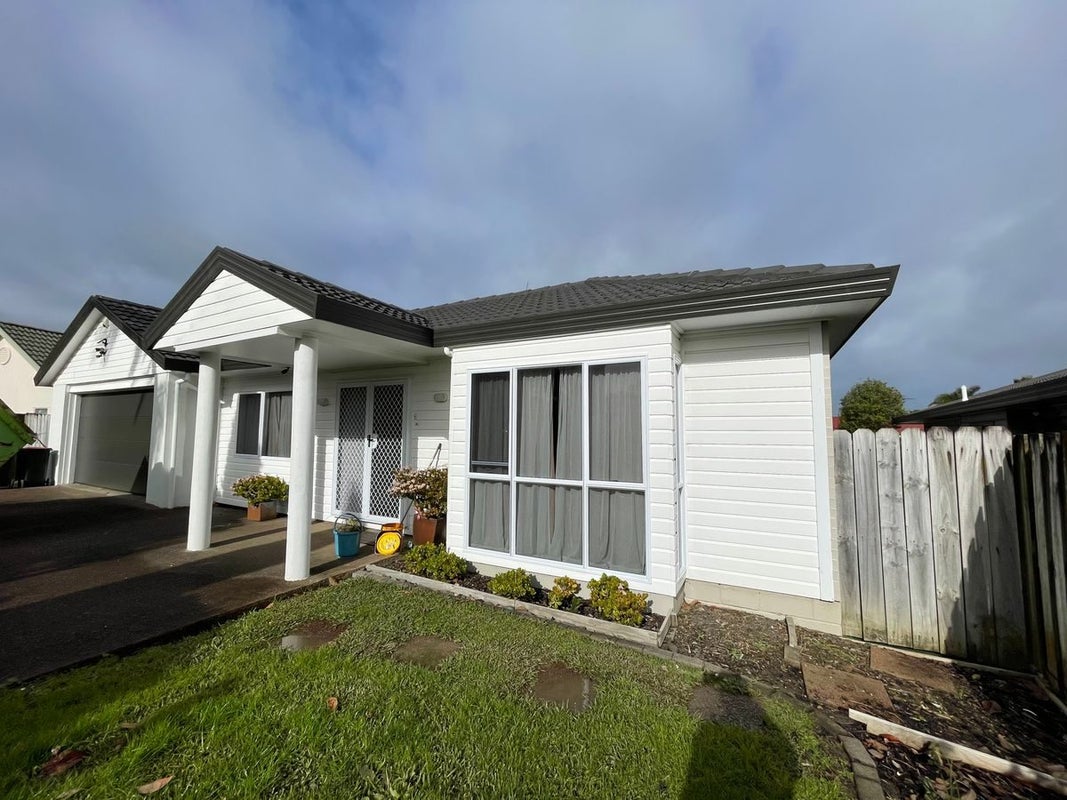 38 Frank Nobilo Drive, Golflands, Auckland - Carousel 2