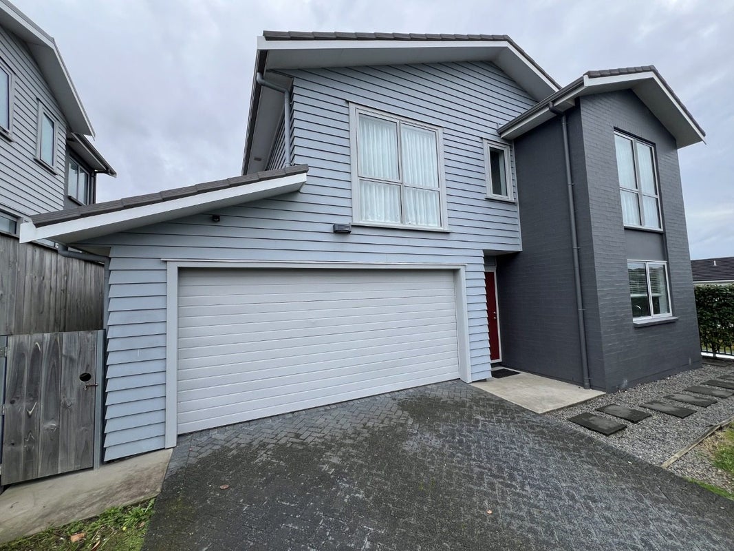 5 George McWhirter Avenue, Massey, Auckland - Carousel 1