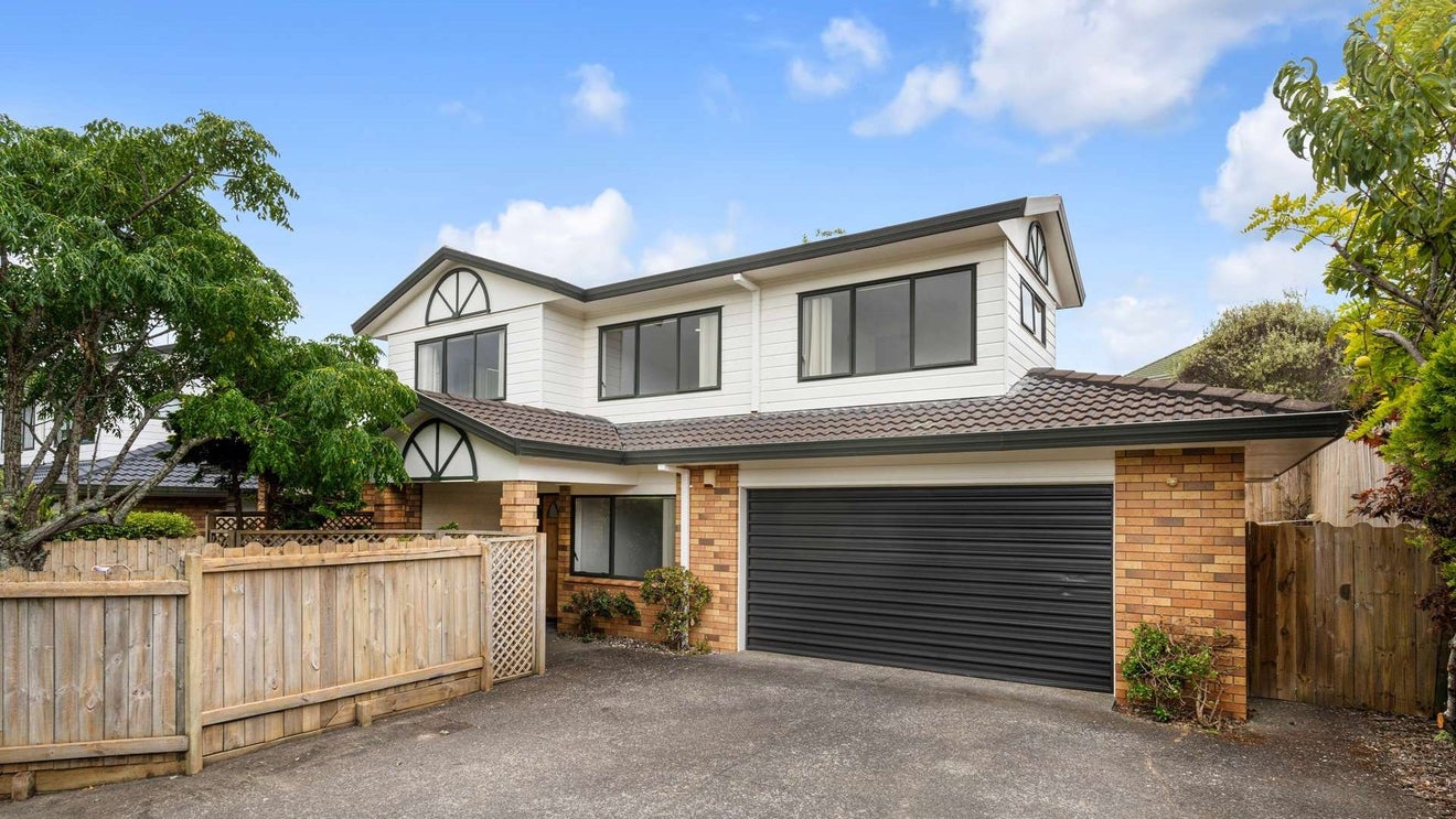 1/47 Wiltshire Place, Somerville, Manukau - Carousel 1