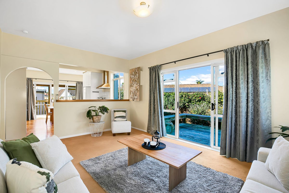 2/0 Youngs Road, Papakura, Auckland - Carousel 2