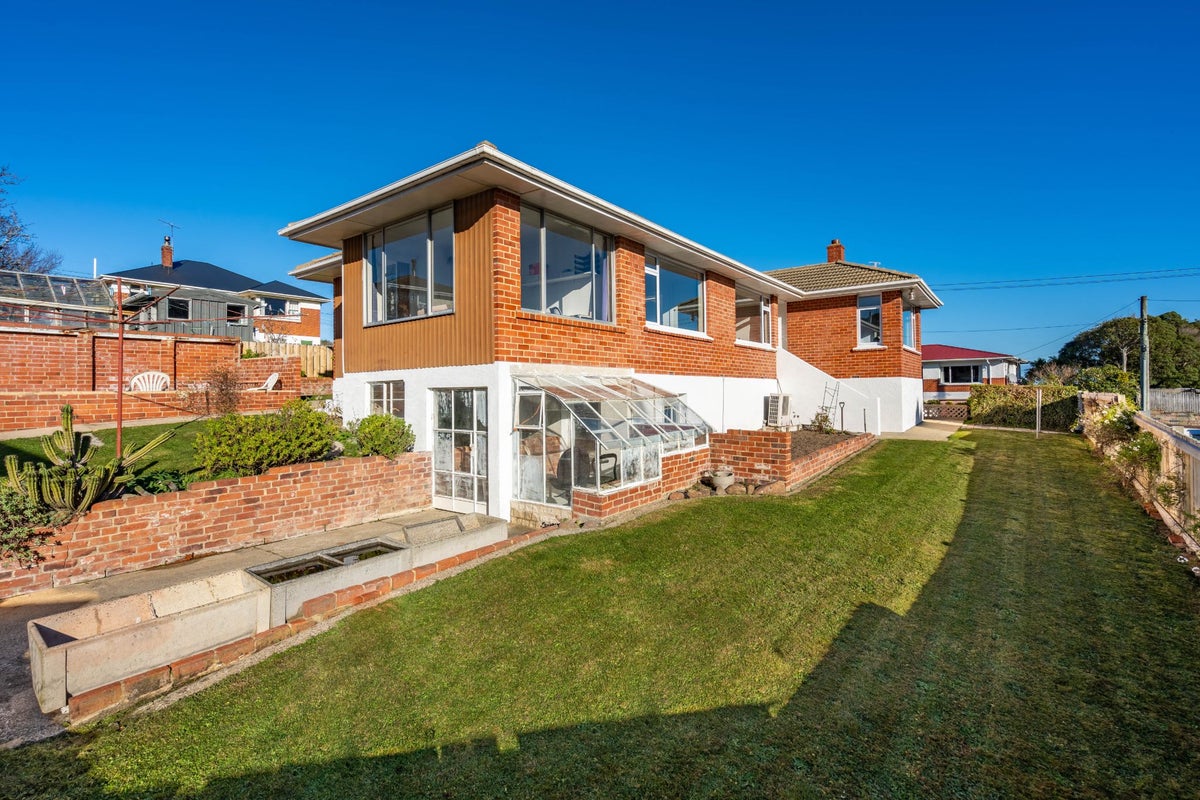 8 Beatty Street, Waverley, Dunedin - Carousel 2