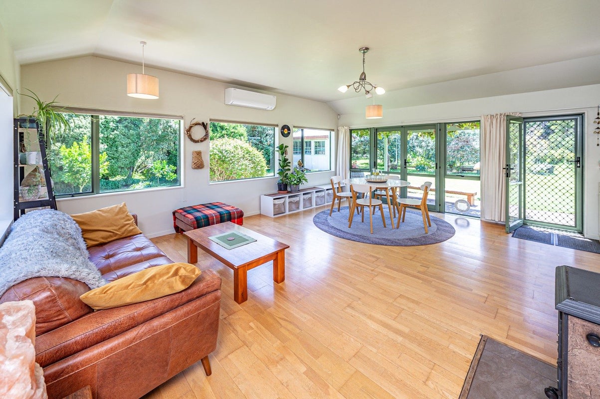 16 Lucknow Street, Aramoho, Whanganui - Carousel 2