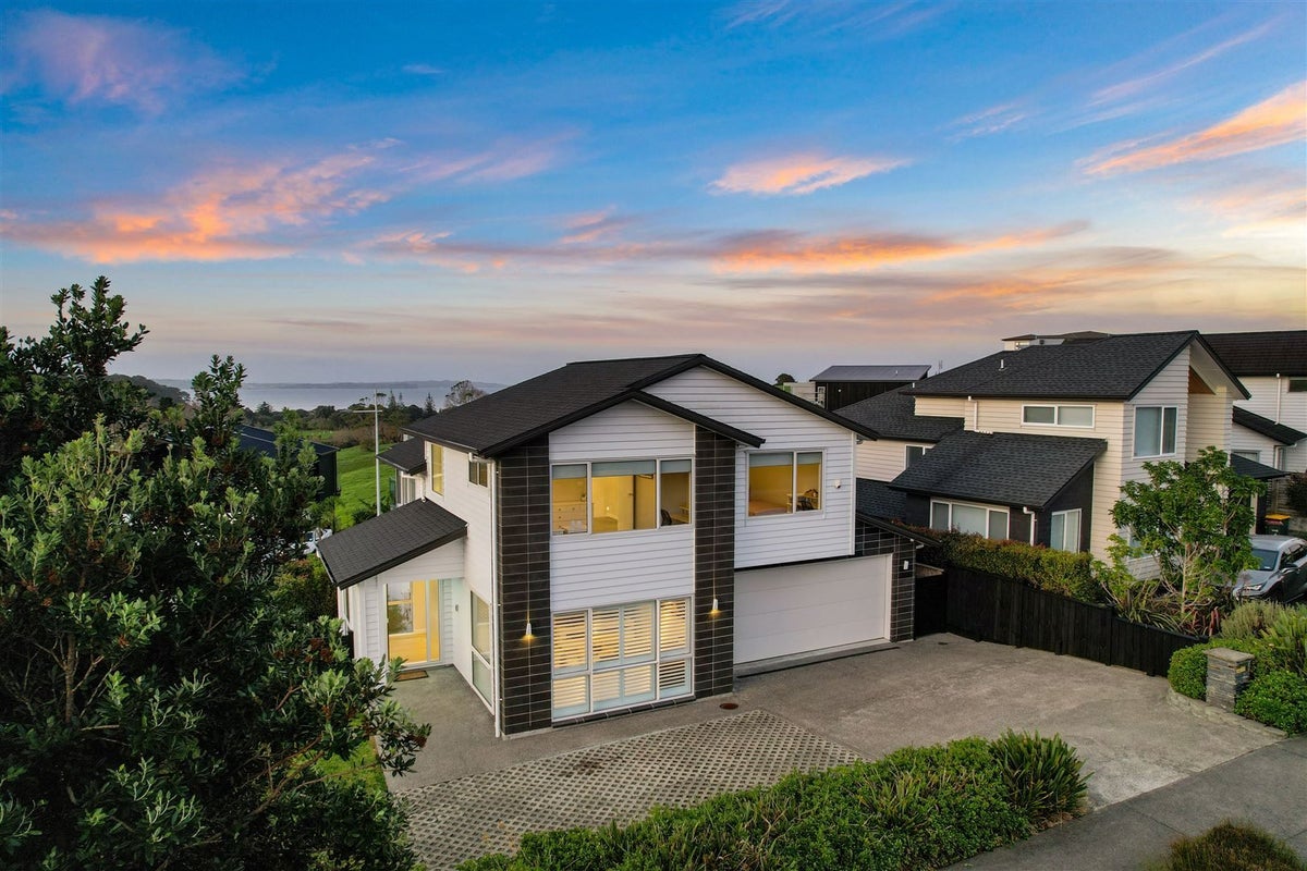 17 Bounty Road, Long Bay, Auckland - Carousel 1