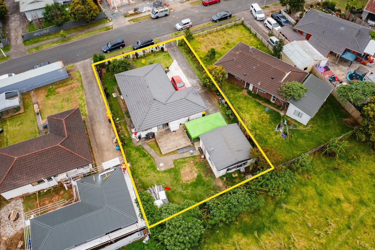 16 Ashmore Place, Favona, Auckland - Carousel 2
