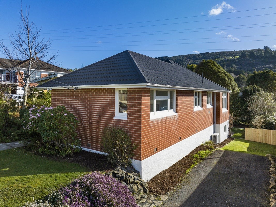 6 Derwent Street, Helensburgh, Dunedin - Carousel 1