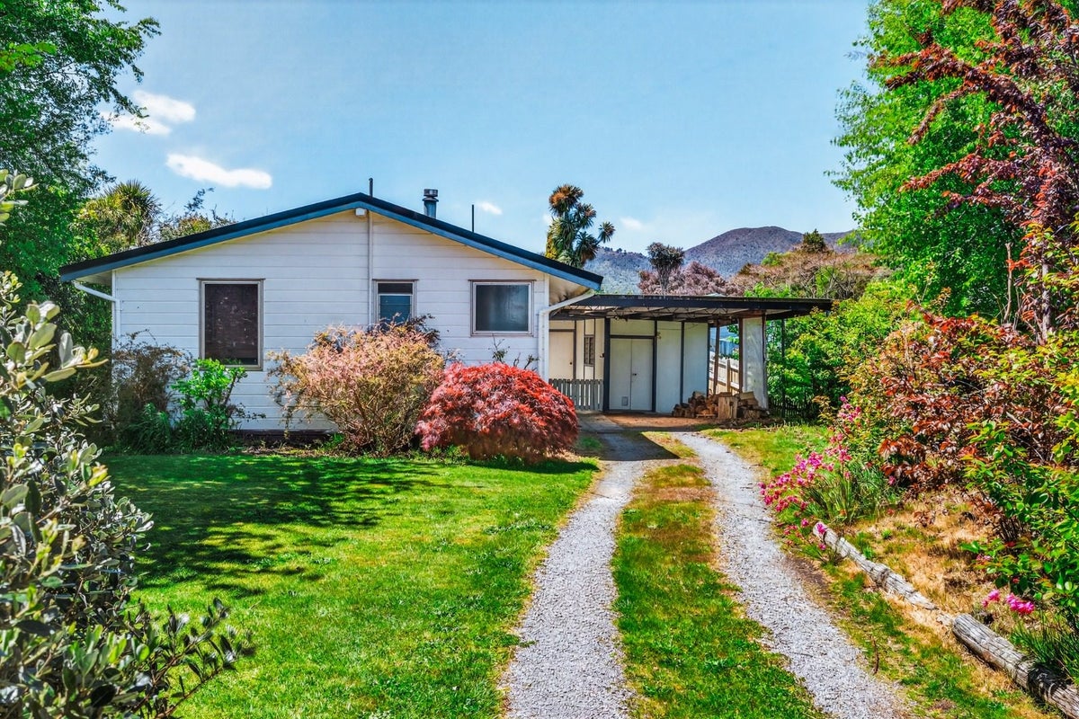 14 Sunset Street, Hilltop, Taupo - Carousel 1