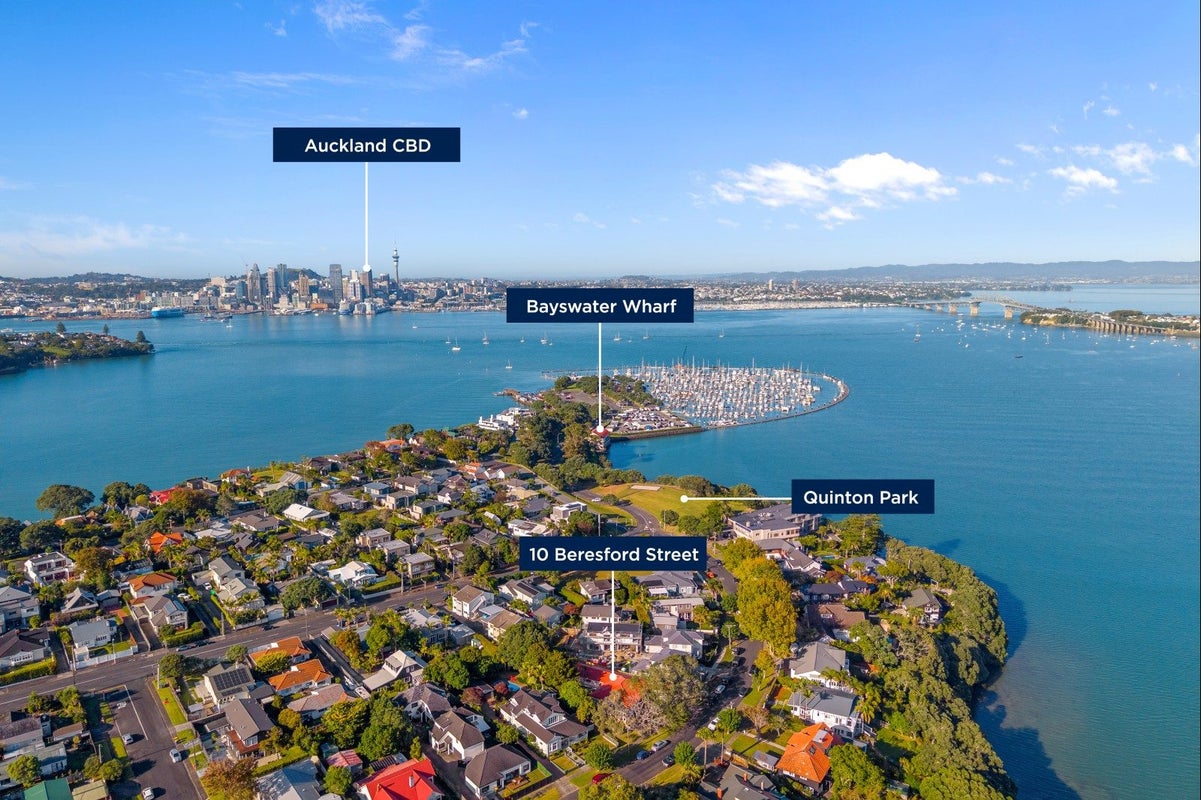 10 Beresford Street, Bayswater, Auckland - Carousel 1