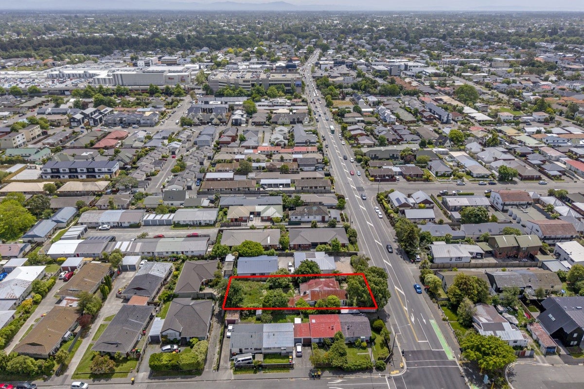 137 Clarence Street, Riccarton, Christchurch - Carousel 8