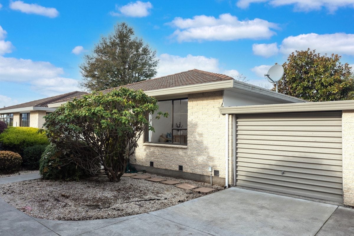 2/9 Stirling Street, Merivale, Christchurch - Carousel 1