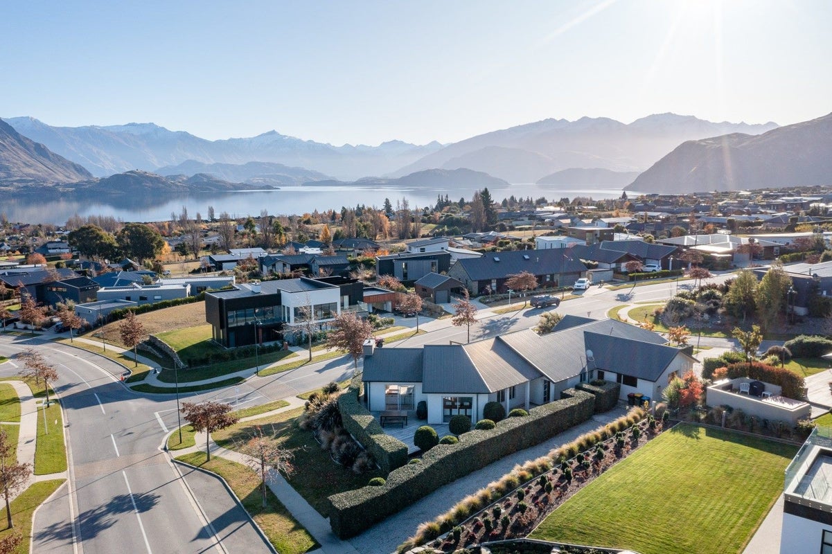 2 Urquhart Place, Wanaka, Wanaka - Carousel 2
