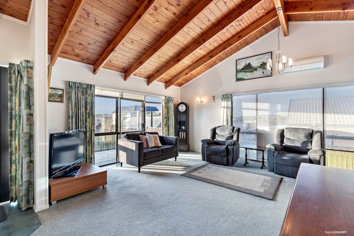 561A Hillsborough Road, Mount Roskill, Auckland - Carousel 2