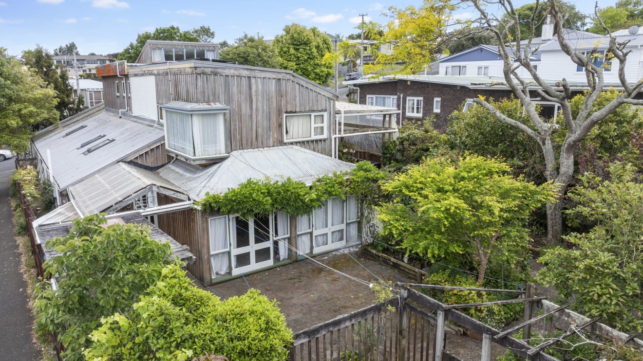 26 Gilletta Road, Mount Roskill, Auckland - Carousel 1