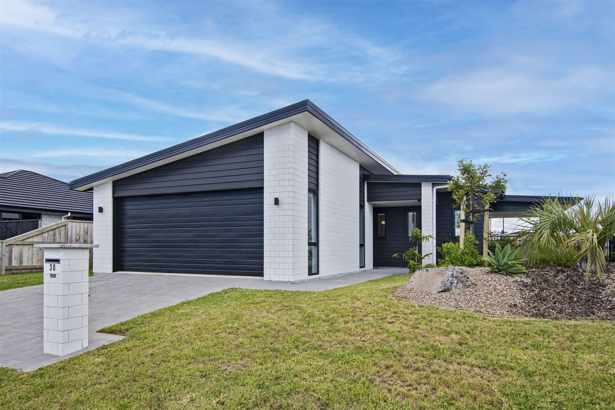 30 Kitemaunga Avenue, One Tree Point - Carousel 1