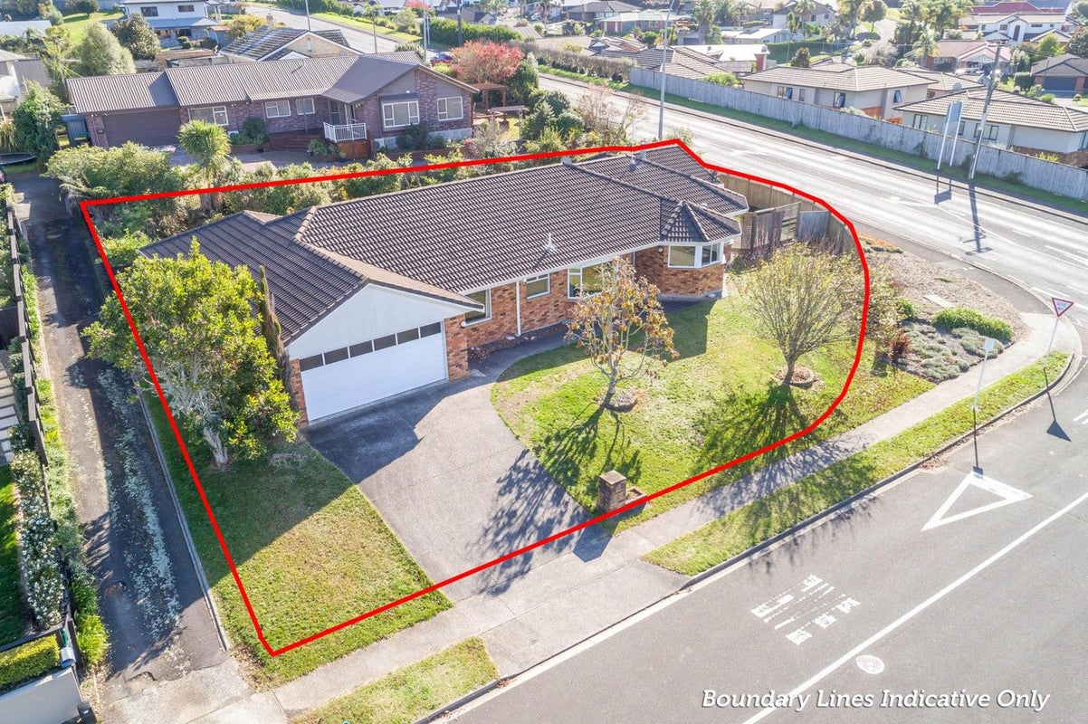 2 Munro Place, Flagstaff, Hamilton - Carousel 2