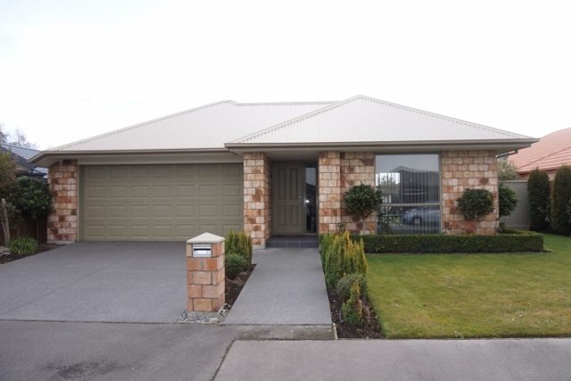 4 Cyclamen Place, Aidanfield, Christchurch - Carousel 2