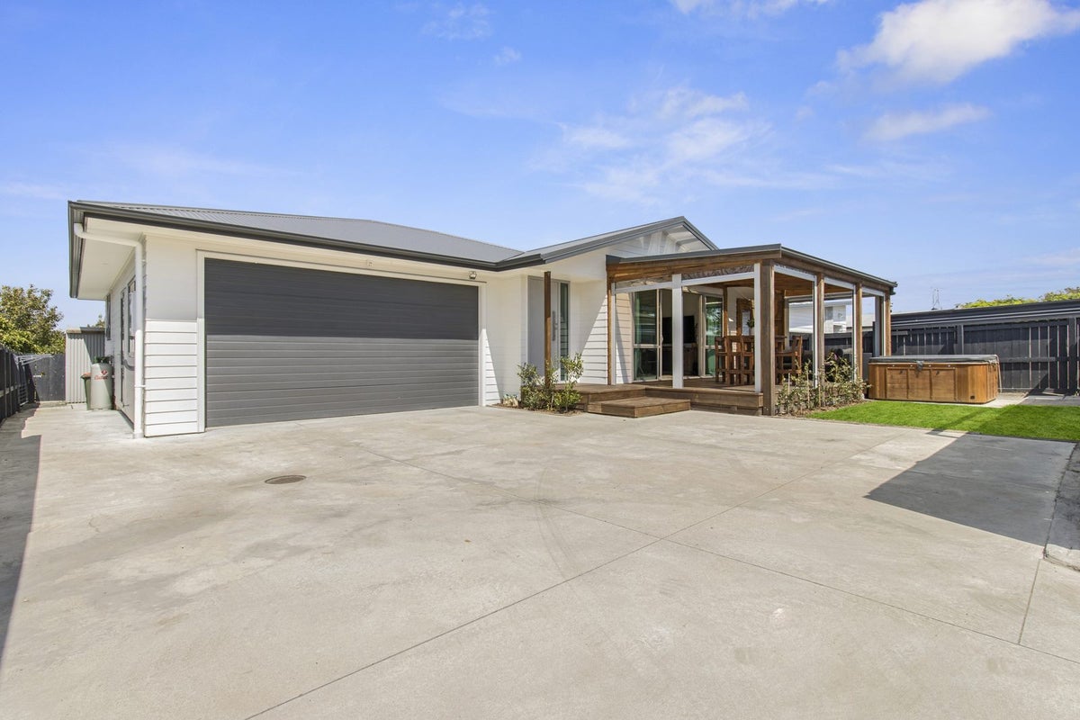 29B Collins Road, Melville, Hamilton - Carousel 1
