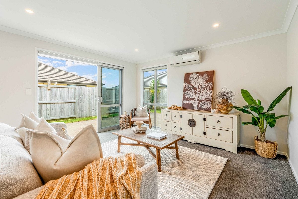 11 Sabre Street, Papamoa Beach, Papamoa - Carousel 1