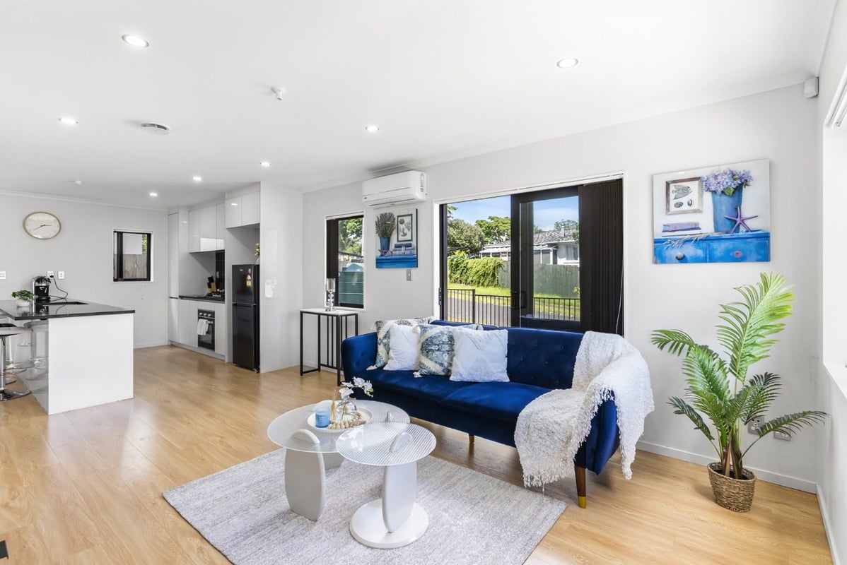 1 Kendall Court, Wattle Downs, Auckland - Carousel 2
