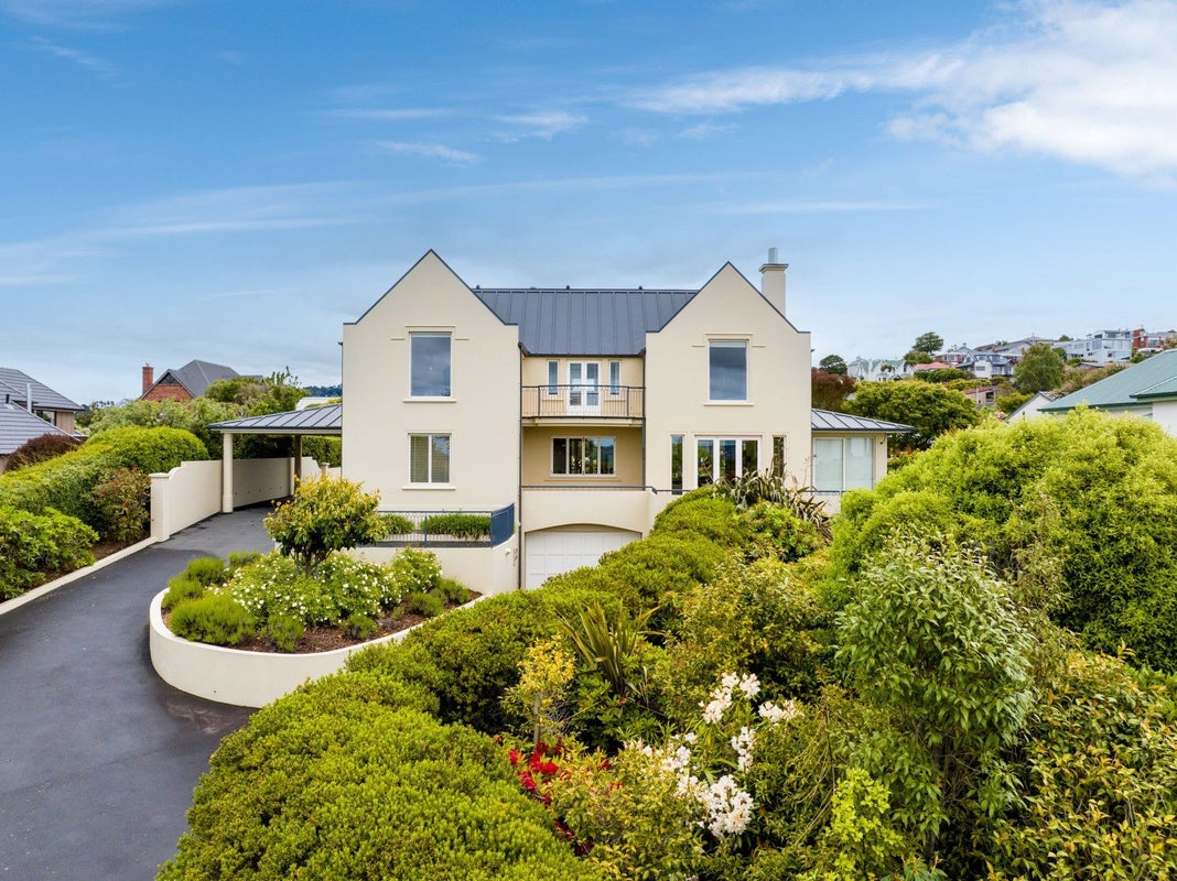 17 Granville Terrace, Belleknowes, Dunedin - Carousel 2