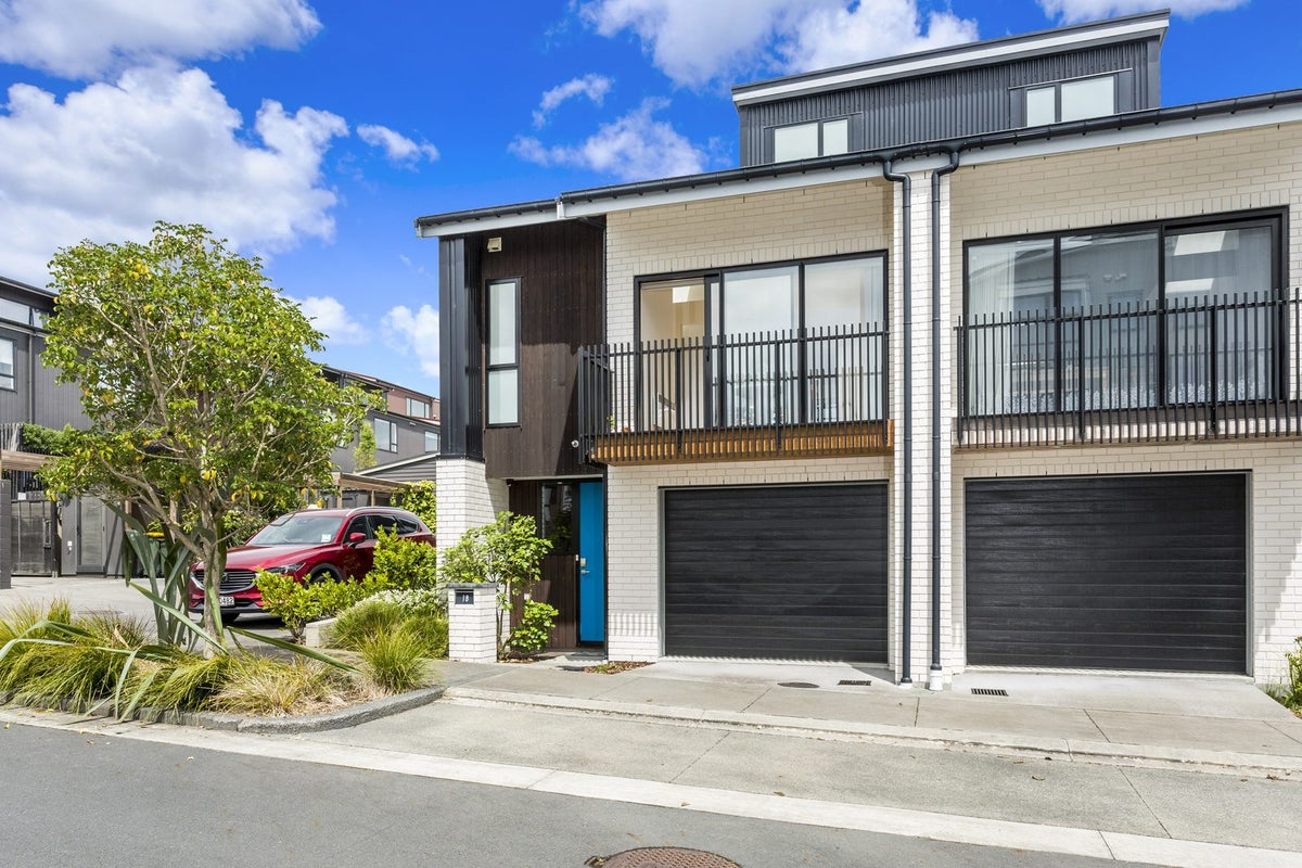 18 Te Aho Matua Road, Hobsonville, Auckland - Carousel 1