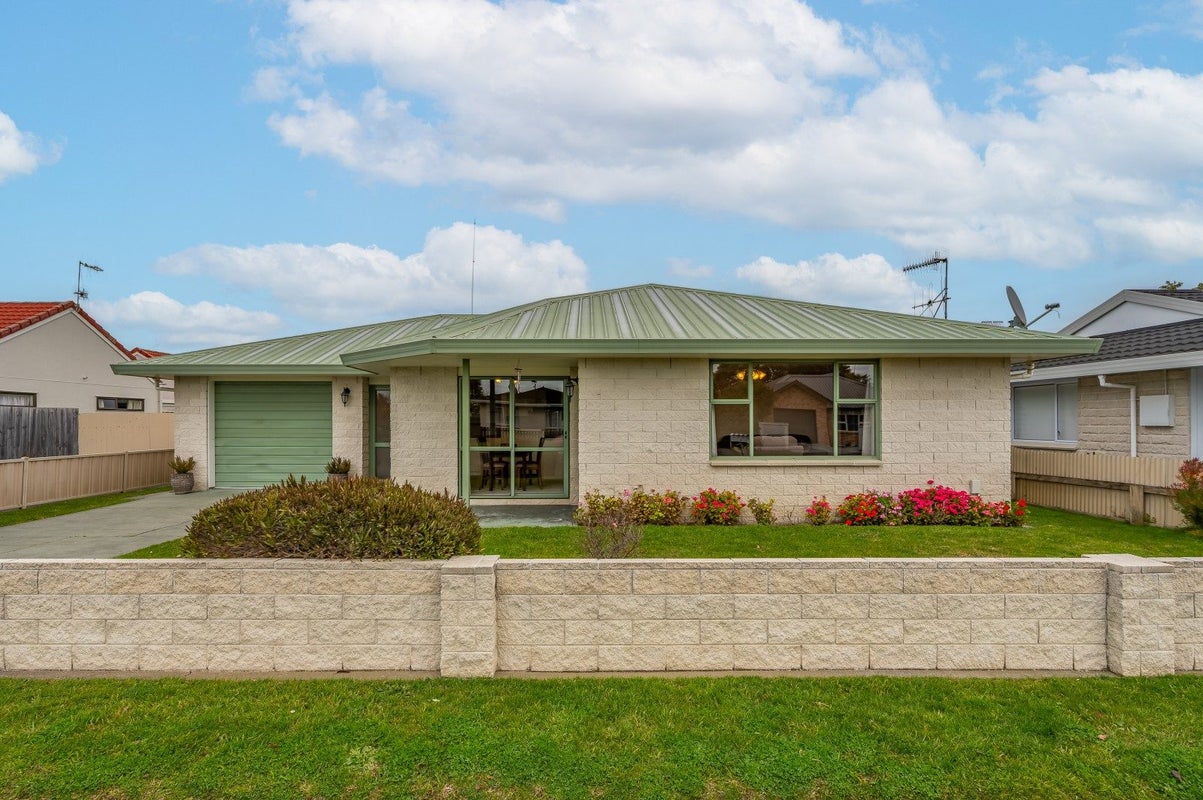 5 Peddie Street, Taradale, Napier - Carousel 14