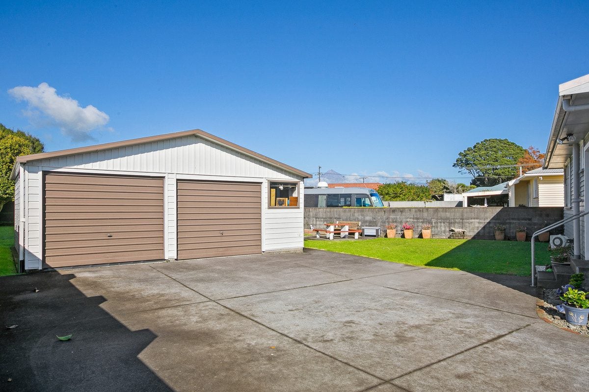 6 Rata Street, Upper Vogeltown, New Plymouth - Carousel 2