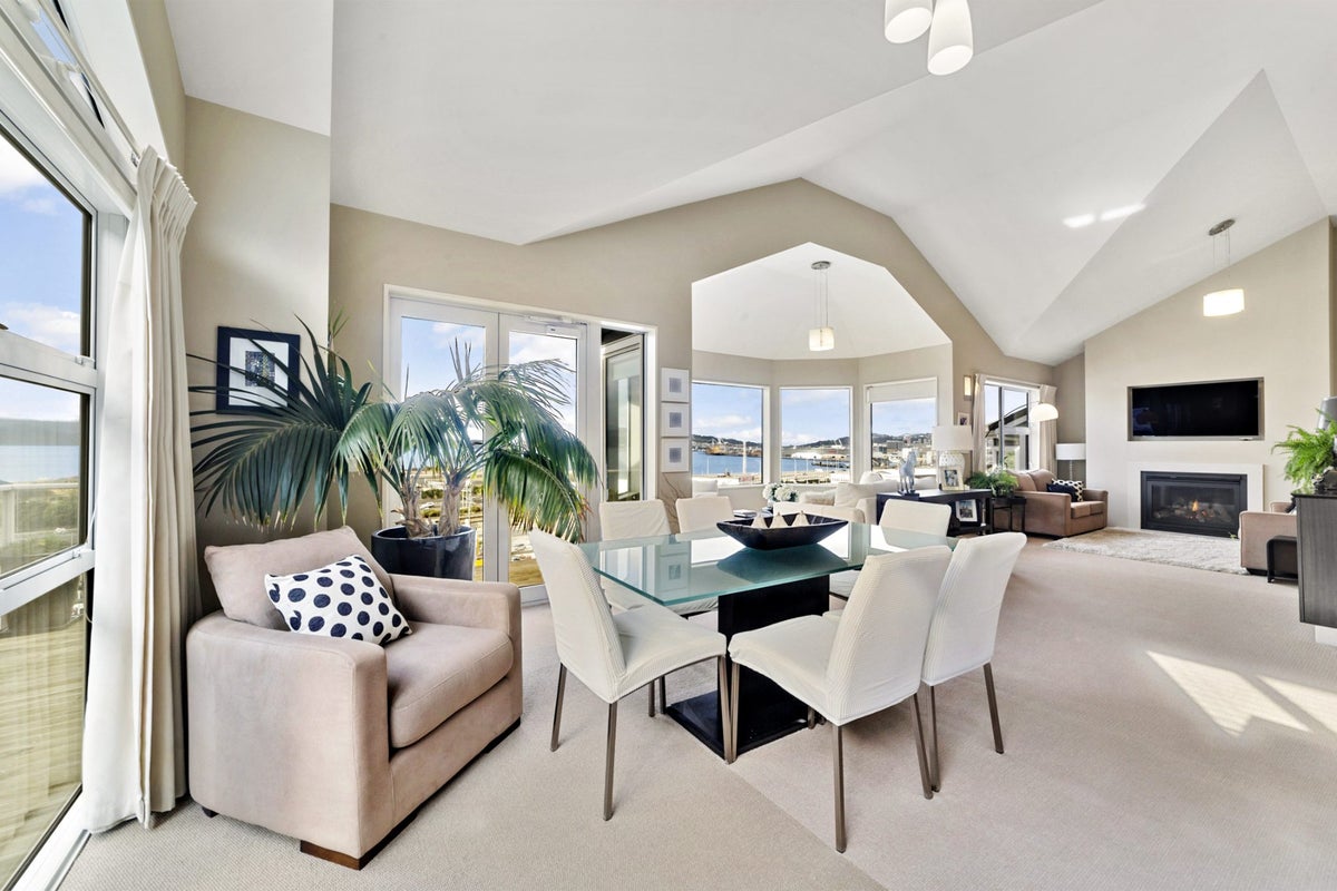 16 Cameron Street, Kaiwharawhara, Wellington - Carousel 2
