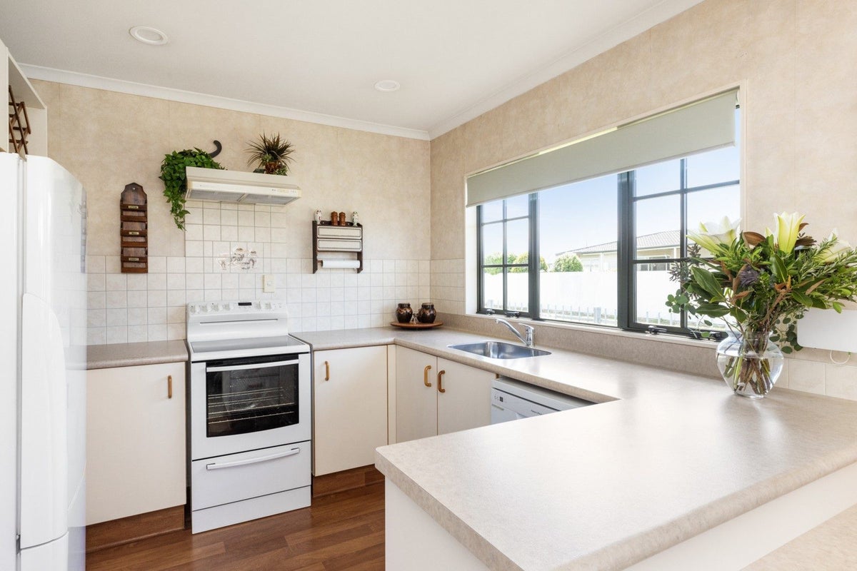 6/2A SPRIGGS CRES, GREENMEADOWS, NAPIER - Carousel 2