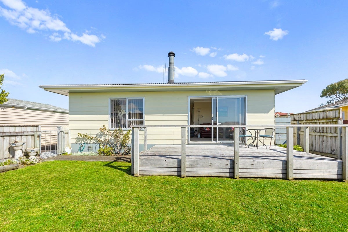 1/33 Sunnyvale Street, Bell Block, New Plymouth - Carousel 1
