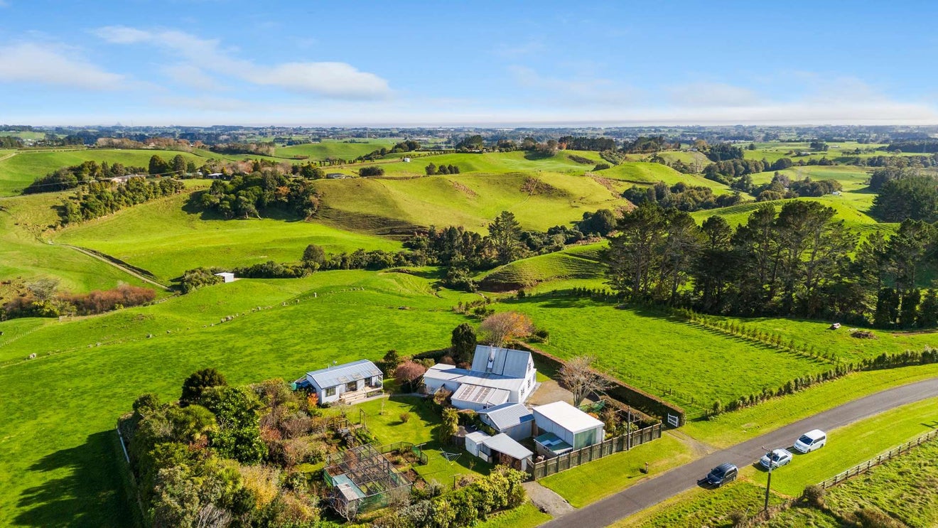 198 Ackworth Road, Lepperton, New Plymouth - Carousel 20